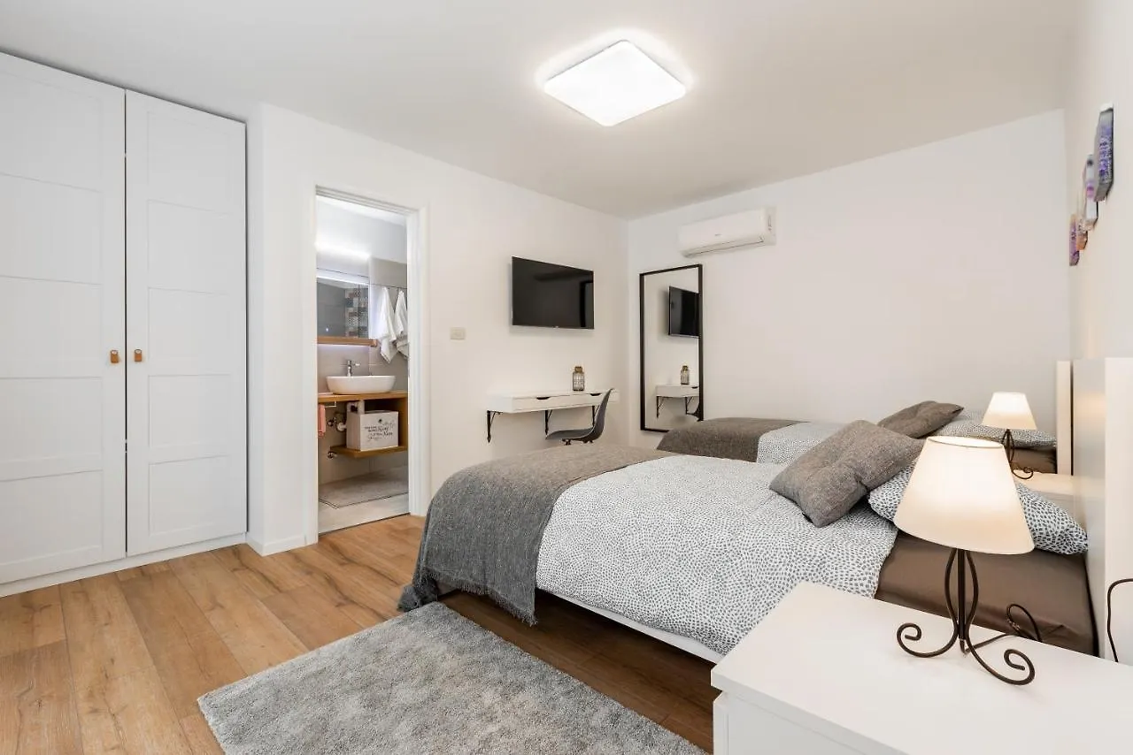 Accommodation Tri Murve Plomin 0*,  Croatia