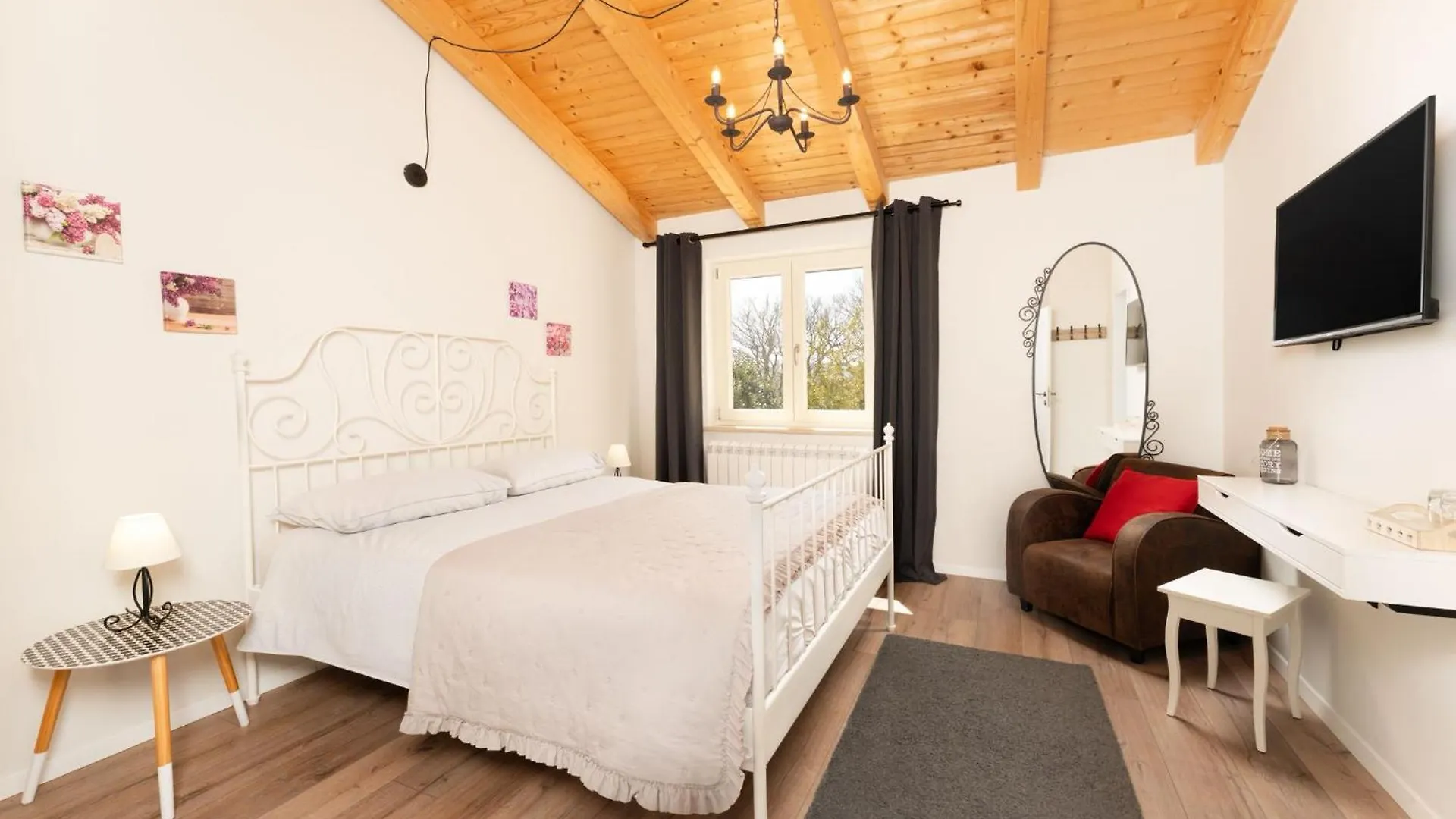 Accommodation Tri Murve Plomin Bed & Breakfast