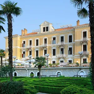 Hotel Opatija Szálloda